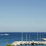 Viva Mare Studios Apartment *