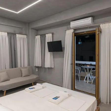 Viva Mare Studios Apartment *